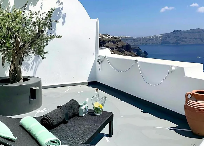 Villa Aegean Luxury For 6 Fira (Santorini)